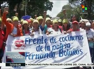 Mujeres de Venezuela marchan para expresar apoyo al gobierno