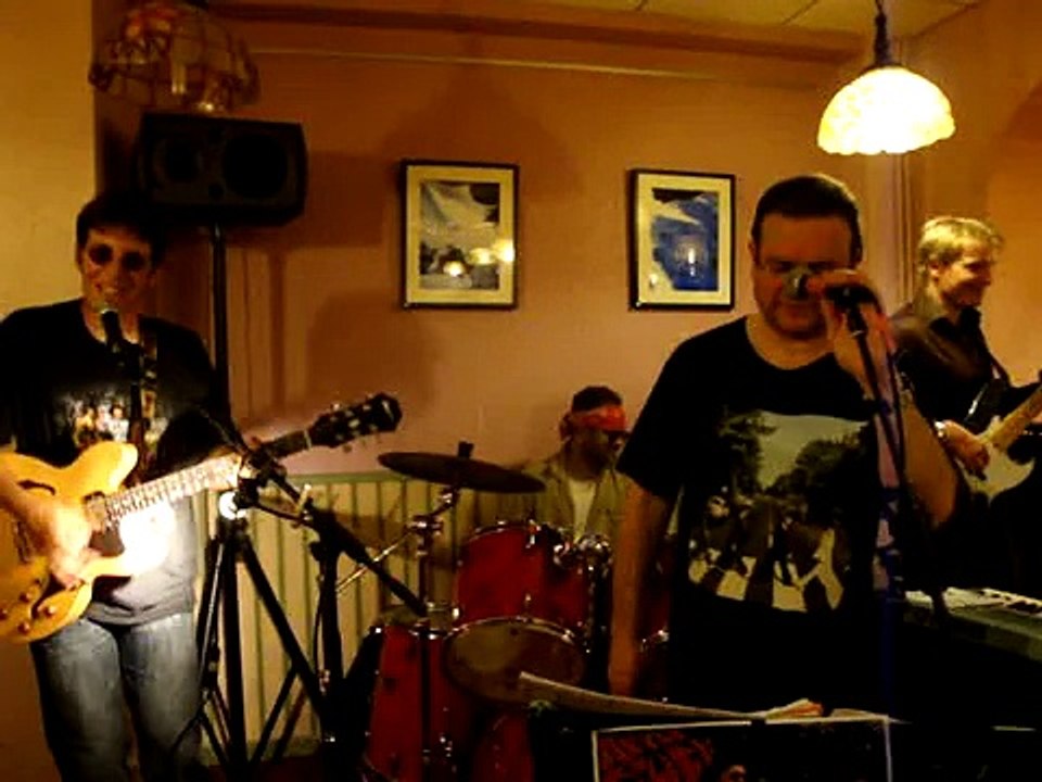 25 07 05 09 Le Groupe APPLE BACK à la PIZZA GOGO Dreux