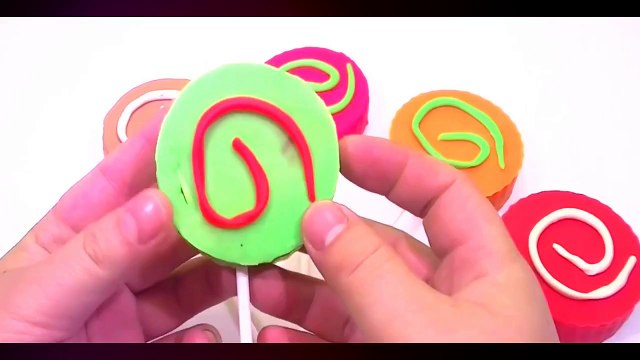 EGGS SURPRISE PLAY DOH GAMES HULK TOYS!!! - Kinder surprise eggs Peppa Pig Español play doh Toys