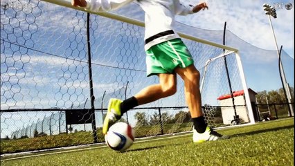 Can You Do This? Amazing Football Skills To Learn - Tutorial