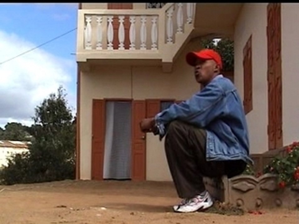 MAJEUR 7  MIPODIANA CLIP VAOVAO