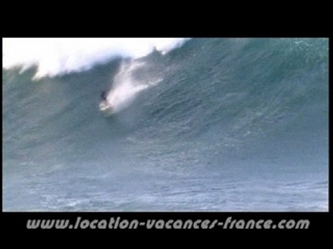 Surf sur la vague geante de Belharra, tow'in surf, big wave
