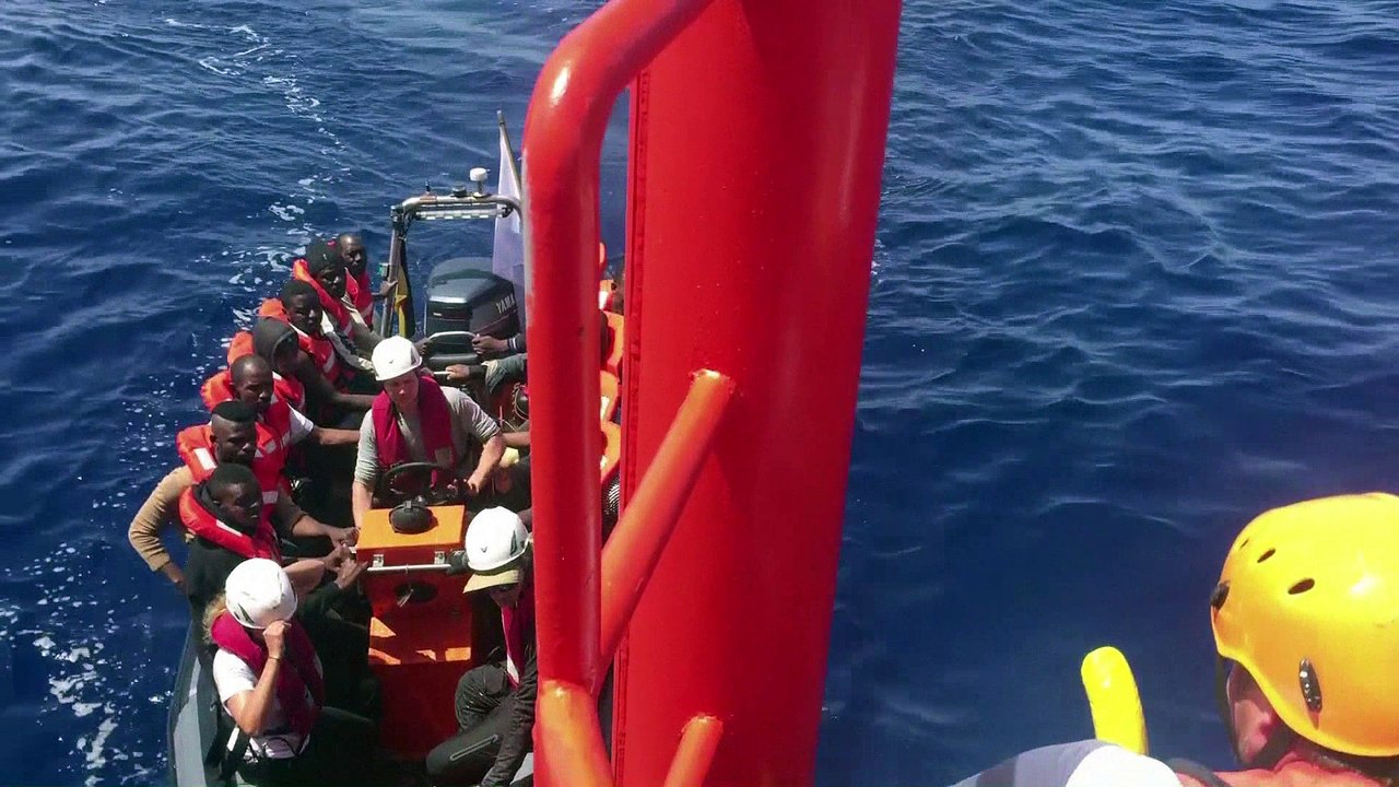 En méditerranée, l'Aquarius au secours des migrants