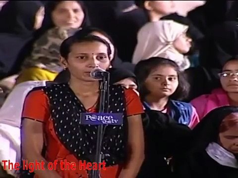 Only Islam says humanity is one but Pandits do not say ! Ask Dr Zakir Urdu - Hindi