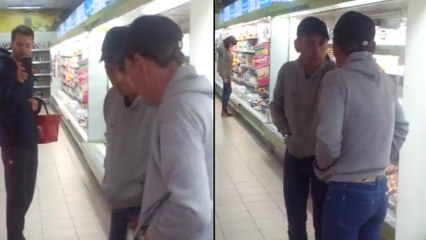 Un homme ivre ne comprend pas qu'il est face à un miroir !