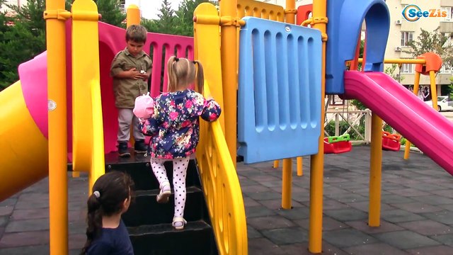 Кукла Беби Борн и Ярослава на прогулке. Видео для детей. Парк Матрешек Анталия. Baby Born Doll