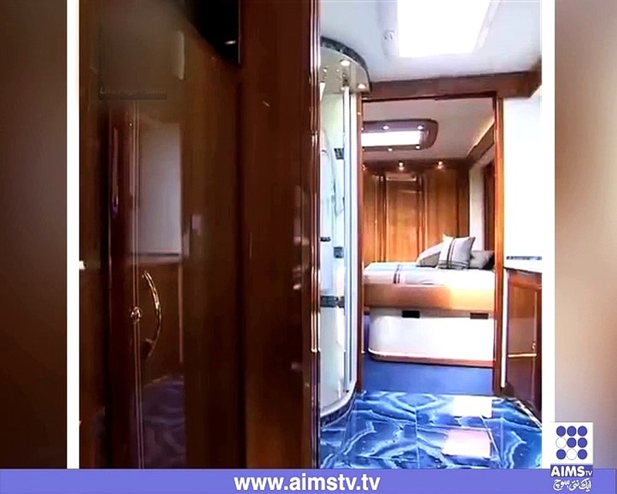 ایک بس جس میں پوری دنیا سما جائے