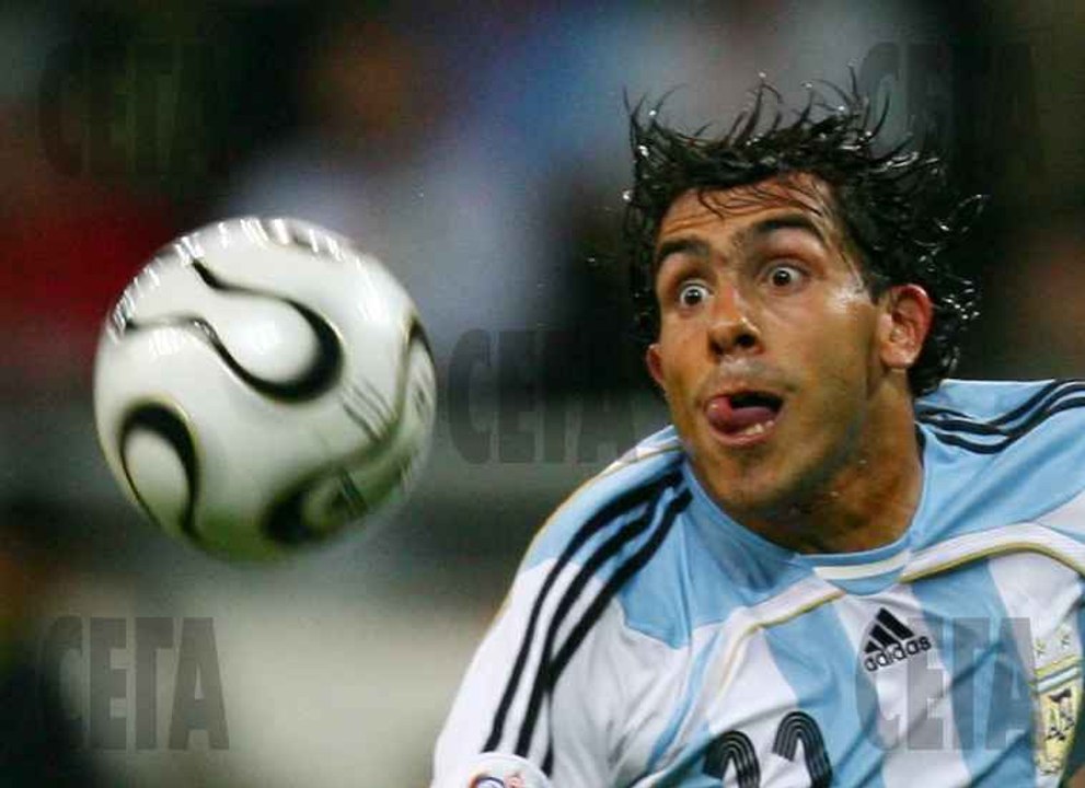 Футбол Смешные моменты, футбольные приколы. НЕУДАЧНЫЕ угловые Soccer Funny moments, football funny. BAD corner