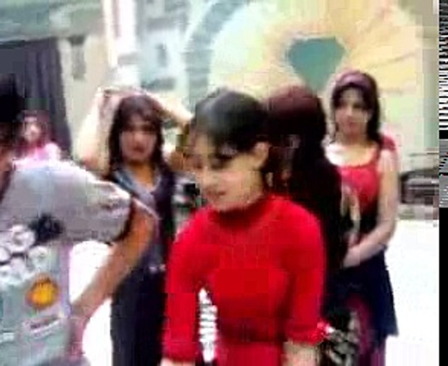 Pashto song with nice sexy girls dancing.