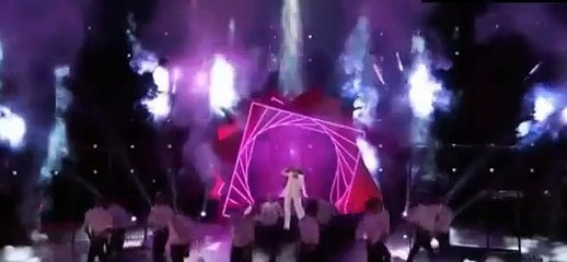 Ariana Grande and Christina Aguilera Into You and Dangerous Woman At The Voice F