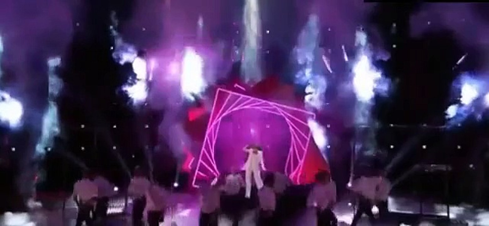 Ariana Grande and Christina Aguilera Into You and Dangerous Woman At The Voice F