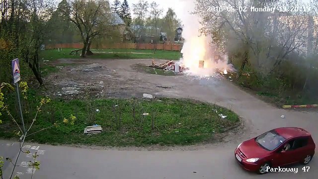 Violente explosion de produits chimiques dans une décharge russe