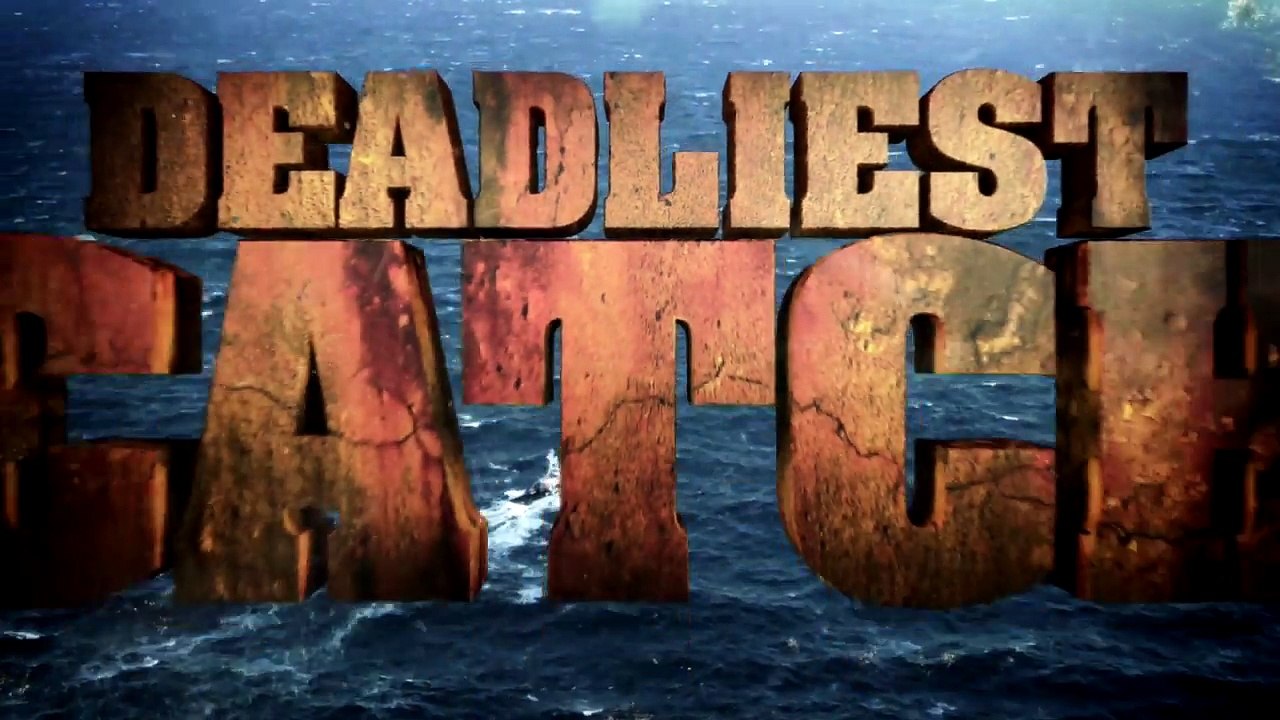 Wave Bends the Northwestern | Deadliest Catch