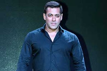 When Salman Khan fought with real wrestlers