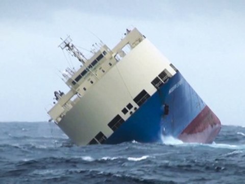 Sauvetage d'un paquebot de 160m de long échoué au large de l'Espagne