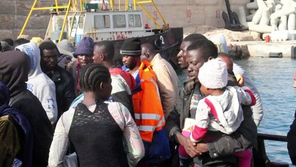 Libye: 135 migrants secourus par un pétrolier en haute mer