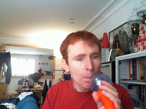 Wiwi égratigne i'm sorry de Just A Man