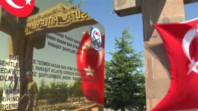 Komandolar Göz Doldurdu