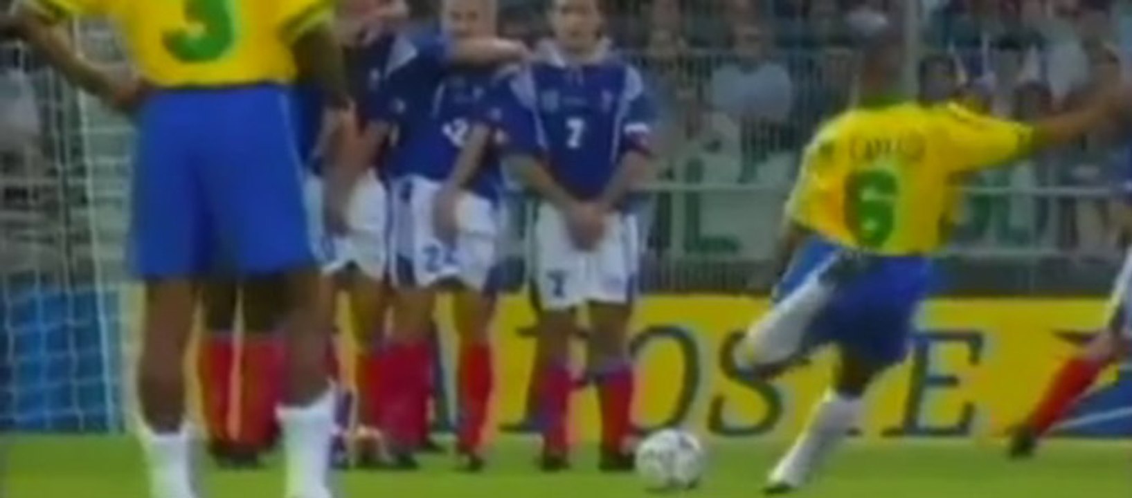 Les meilleurs tireurs de coups francs sont...