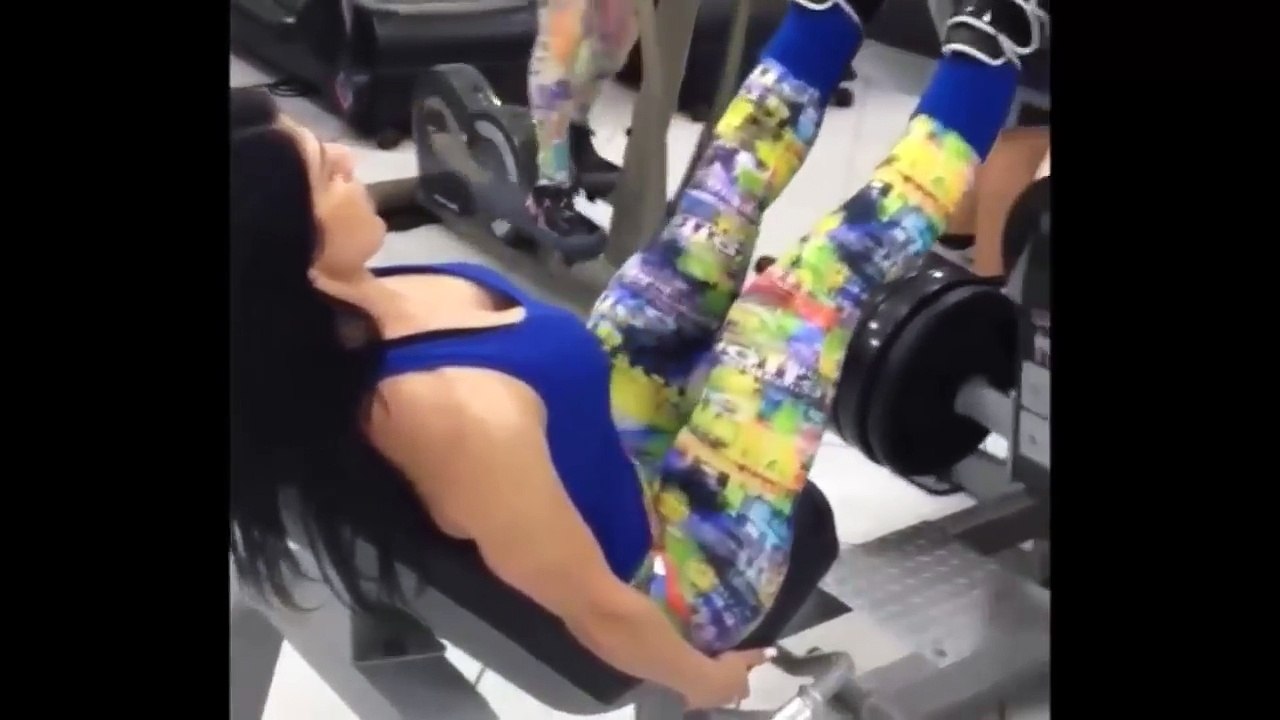 Eva Andressa - Hot Posing And Workout - Female Fitness Motivation