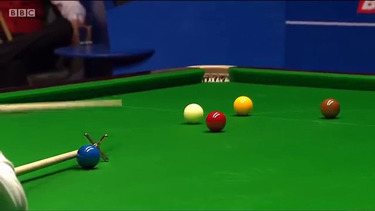 Surgical Rest Removing by Alan McManus - 2016 Betfred World Snooker Championship