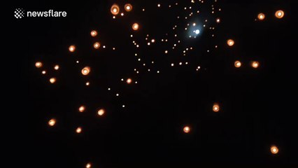 5,000 lanterns released on Buddhist Festival in Indonesia