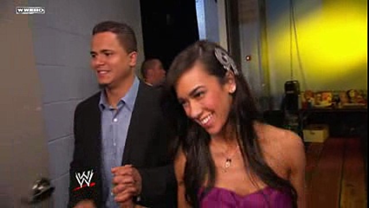 WWE NXT- A.J. and Primo catch Maxine kissing Hornswoggle 2016