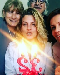 Emma Marrone Facebook, l'artista salentina soffia le candeline con la sua famiglia [VIDEO]