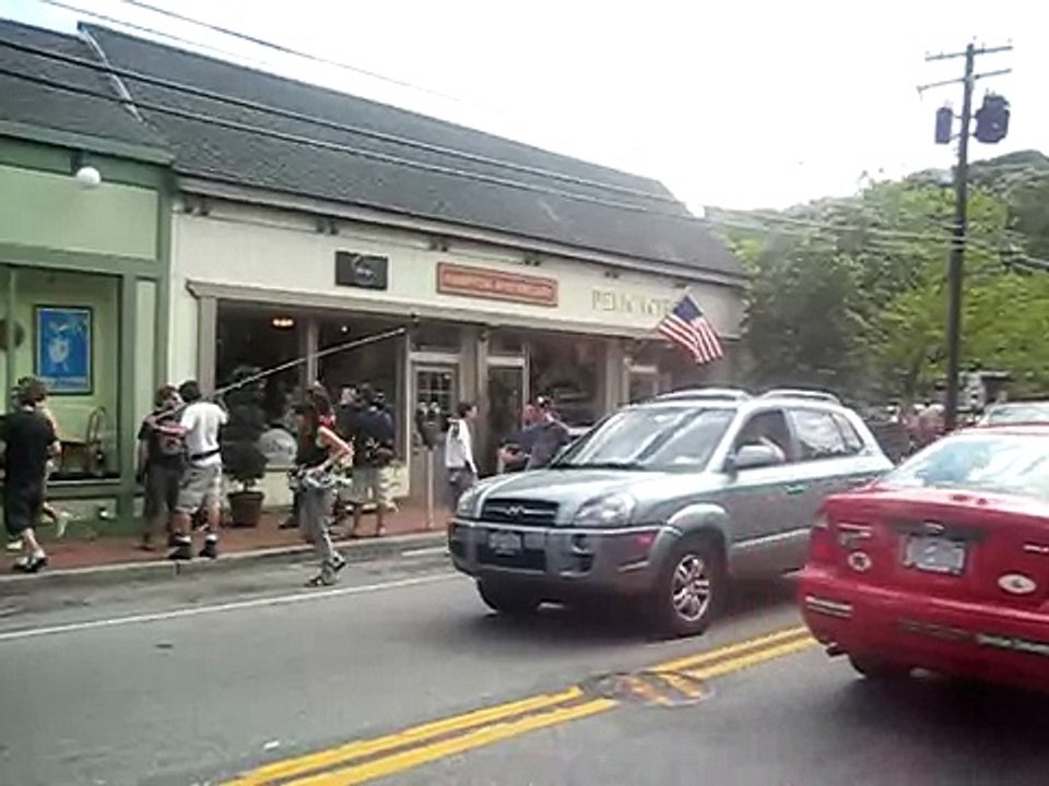 gossip girl filiming with serena and blair 6/25/08