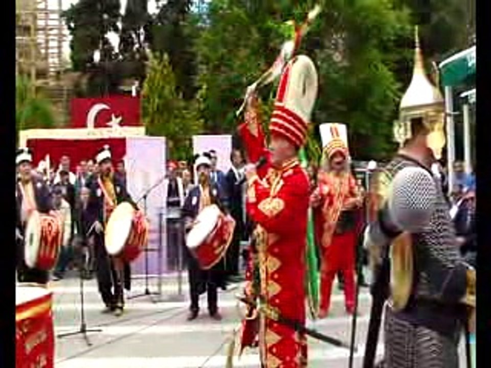 BELEDİYE ÖNÜ ETKİNLİK