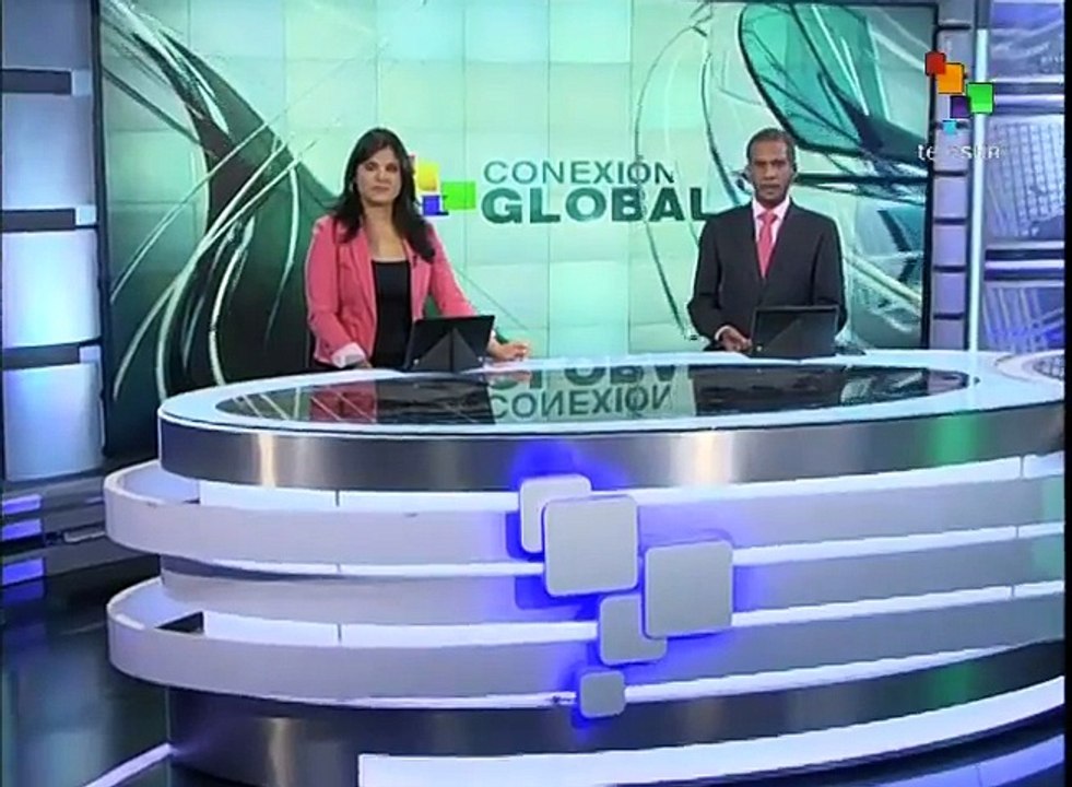 México: CNTE cierra autopista pues policías les cierran el paso