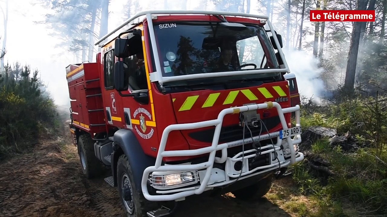 Landivisiau (29). Un incendie détruit 2 ha au bois de Coatmeur