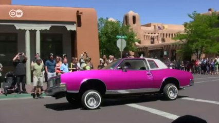 Klasik otomobiller geçidi