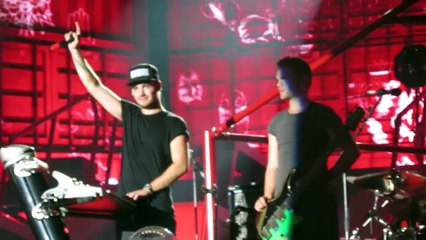 One Direction singing Happy Birthday to Liam - Chicago - 8/29/14