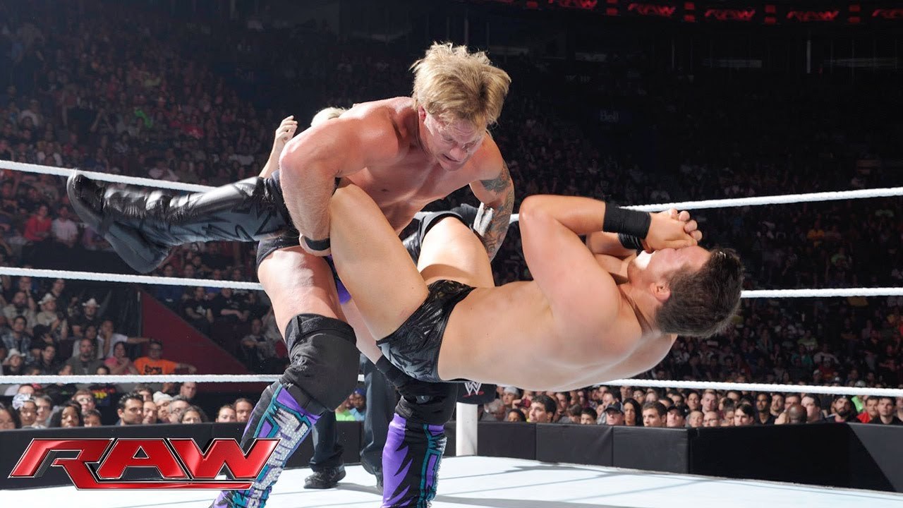 Chris Jericho gets tacks removed from his body after Extreme Rules- May 23, 2016 -