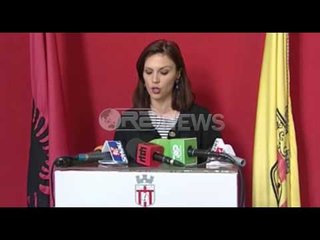 Vandalët dëmtojnë skulpturat në rrugën “Gjon Buzuku”, Korçë- Ora News