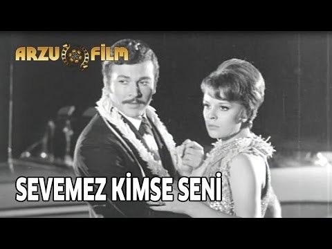Sevemez Kimse Seni | Kartal Tibet & Hülya Koçyiğit - Siyah Beyaz Filmler