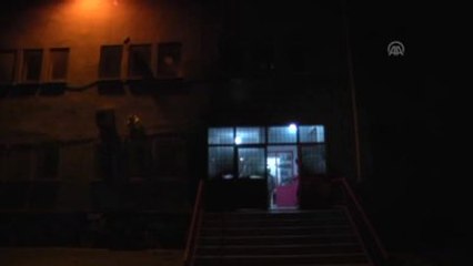 Teröristler Bir Okulu Ateşe Verdi