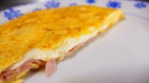 TORTILLA FRANCESA RELLENA DE JAMON Y QUESO - recetas de cocina faciles rapidas y economicas de hacer