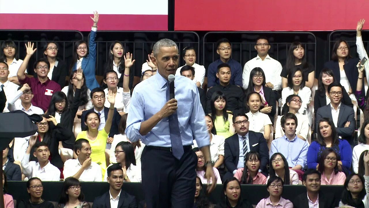 Obama plaudert in Vietnam über seine wilde Jugend