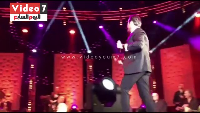 بالفيديو.. عاصى الحلانى يرقص مع جمهوره فى موازين