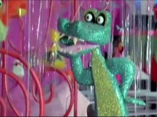 BOB MCDONALD BASHES DISNEYLAND WALT DISNEY DISAGREES 1956 FOOTAGE