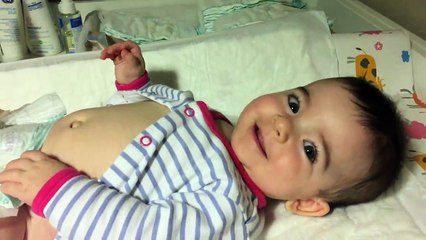 Dad Changing Diaper-videodaily-Funny videos for kids