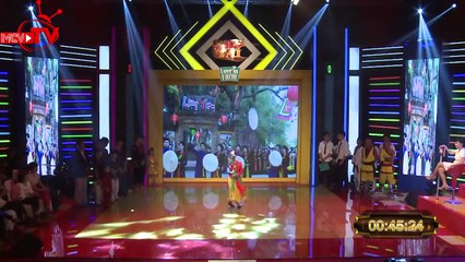 Hotboy 13 tuổi giọng hát khủng với màn giả gái cực chất