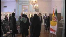Obras de artistas españoles seducen al público iraní en el palacio del último sha de Persia