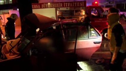 Otomobil Ağaca Çarptı: 1 Ölü 3 Yaralı - Bursa