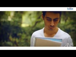 O bir radyo programcısı ama çoook meşhur!