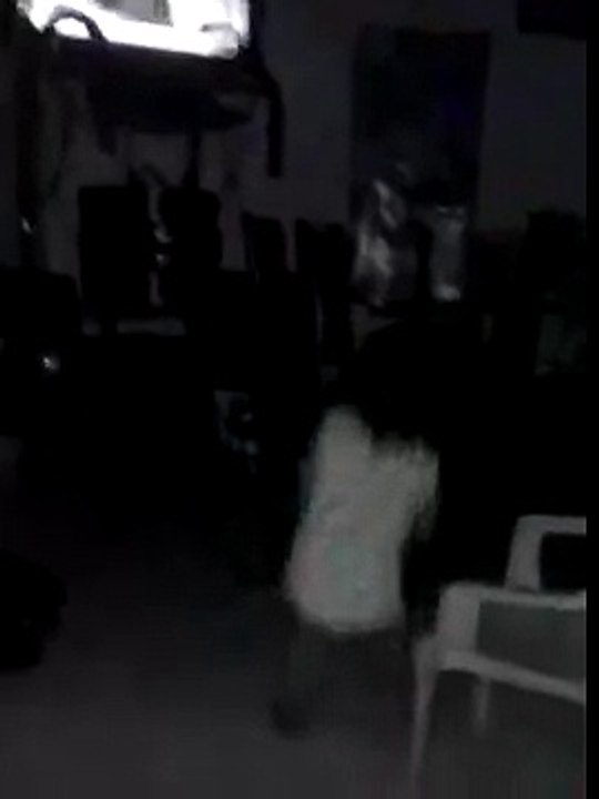 Bebe que le gusta bailar toda clase de musica