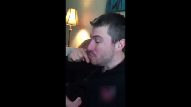 Faire rire son bébé... Gros FAIL de ce papa !!