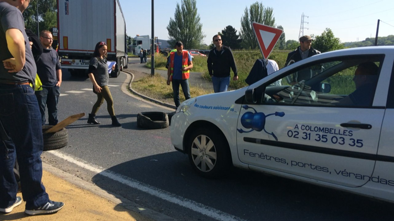 Barrage filtrant au rond-point de Colombelles